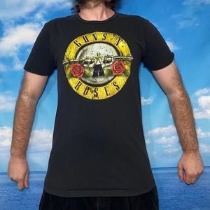 Vintage y2k guns and roses